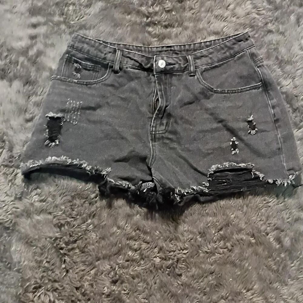 Shein Women's Black and Grey Shorts